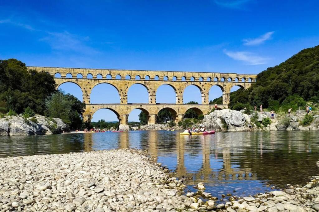 Insolite Studio -La Tour Des Templiers- Montfrin ภายนอก รูปภาพ