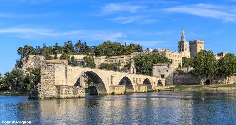 Insolite Studio -La Tour Des Templiers- Montfrin ภายนอก รูปภาพ